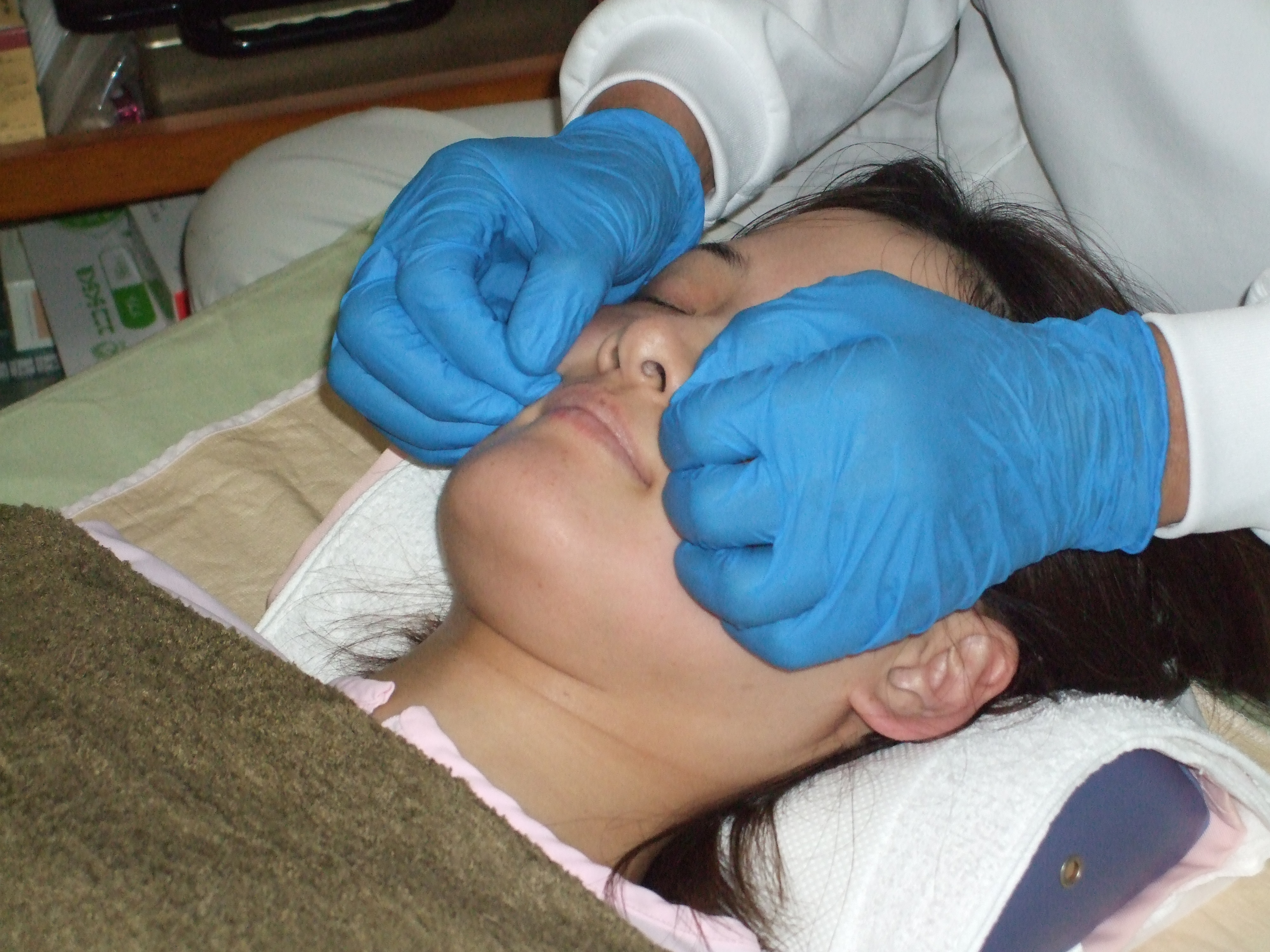 美顔・小顔輪郭整体施術の画像